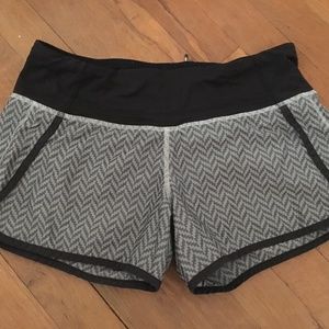 grey lululemon shorts!!